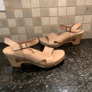 Dansko Tasha nude/cream colored heels Size 39